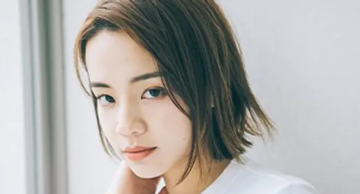 ボブヘアの女性のポートレート